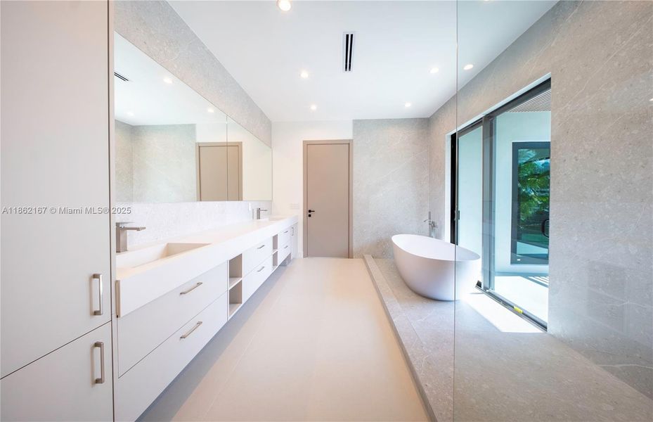 Furnished interior view inside a new home in , Fort Lauderdale (Image 38).