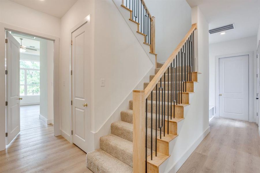 Spacious, unfurnished interior of a new home in , Sunset (Image 20).
