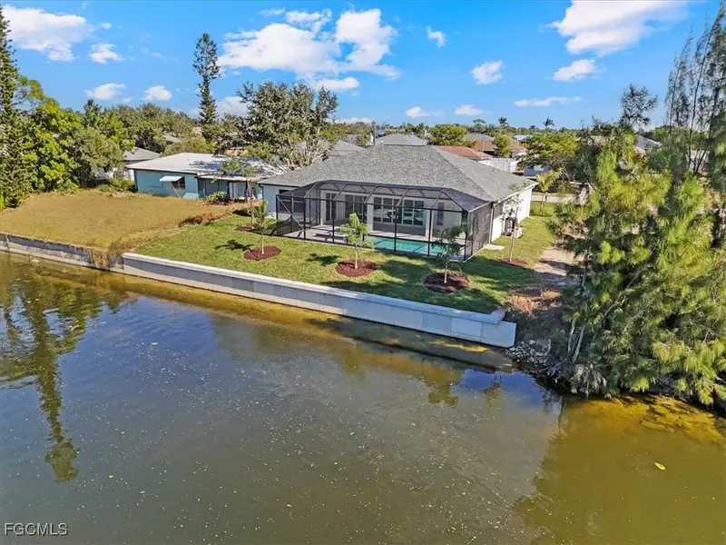 Image 43 of a home in Cape Coral.