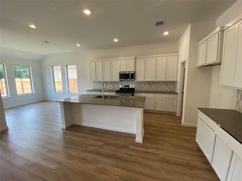 **Photos are for illustrative purpose only. This is not the actual homesite** **Photos are for illustrative purpose only. This is not the actual homesite**