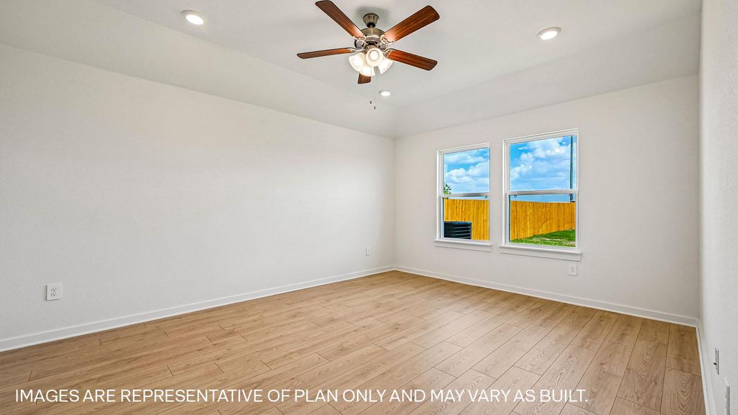 Representative unfurnished interior of a home built from the The Irvine by D.R. Horton in Monarch Ranch, Manor (Image 31).