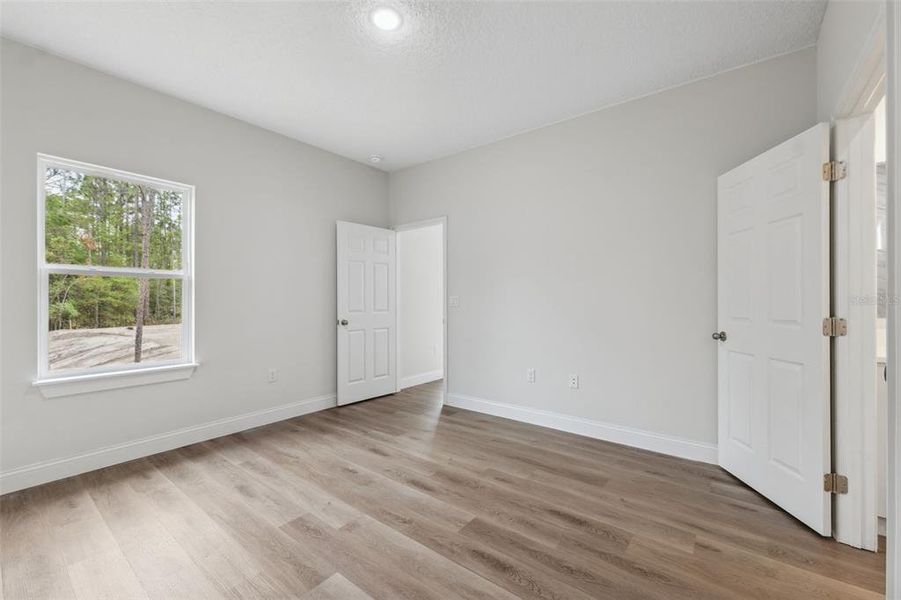 Spacious, unfurnished interior of a new home in , Citrus Springs (Image 26).