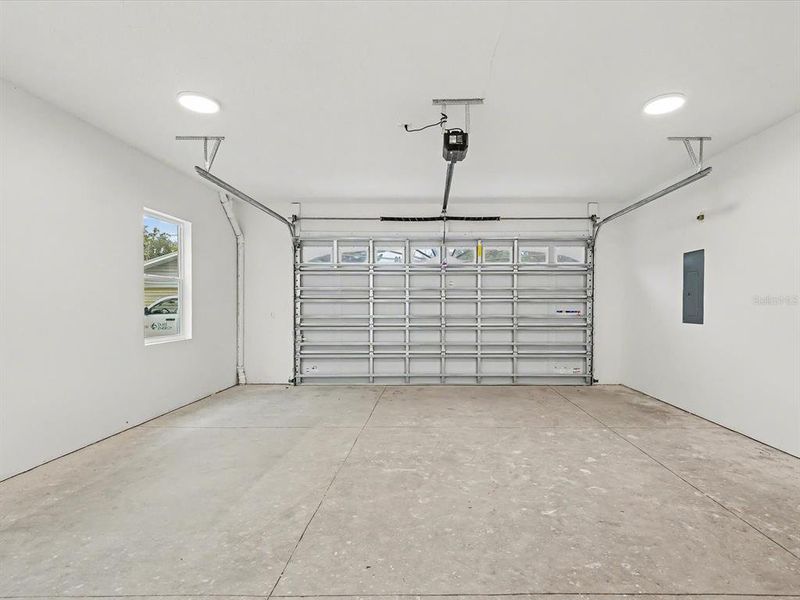 Spacious, unfurnished interior of a new home in , St. Petersburg (Image 72).