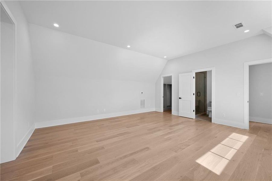 Spacious, unfurnished interior of a new home in , Roswell (Image 56).