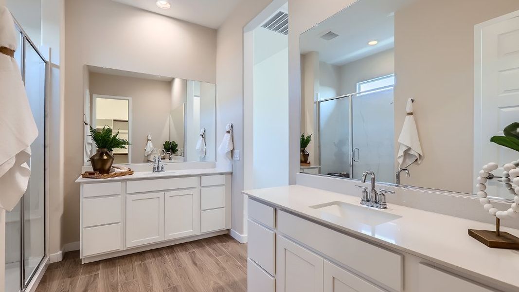 4585 Trillium Owners Bath 2of2 Base10