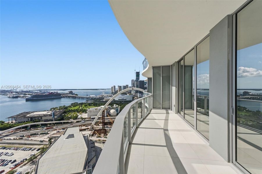 Condo located in Miami, FL showcasing its design and architecture (Image 2). Condo located in Miami, FL showcasing its design and architecture (Image 2).