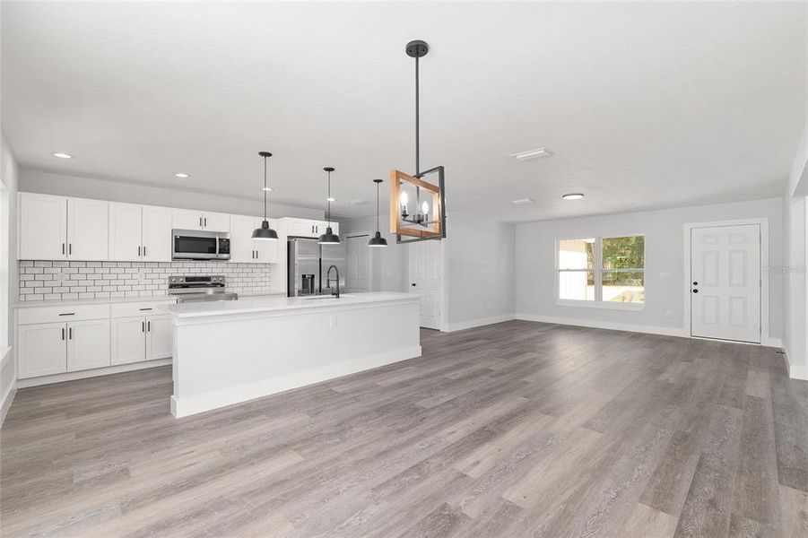 Spacious, unfurnished interior of a new home in , Ocala (Image 34).