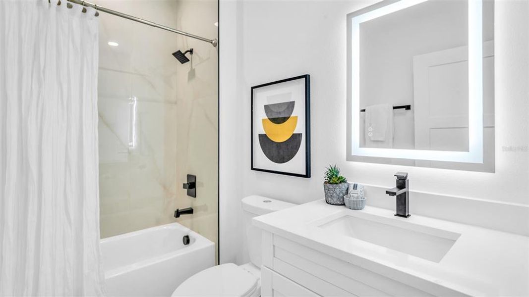 Furnished interior view inside a new home in , St. Petersburg (Image 19).