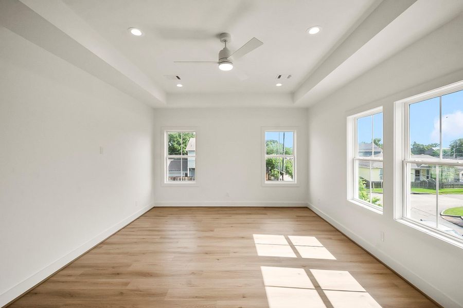 Spacious, unfurnished interior of a new home in , Houston (Image 34).