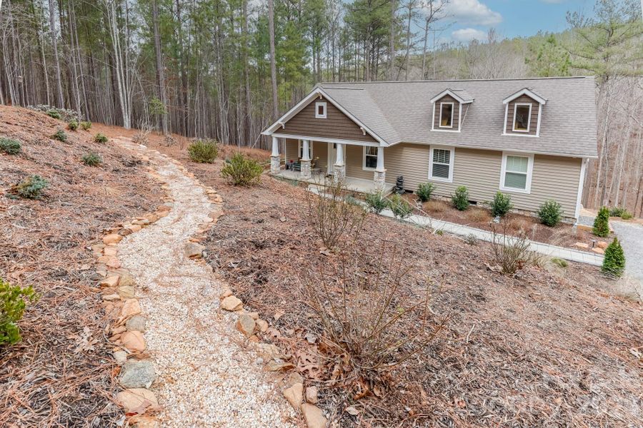 Image 34 of a home in .