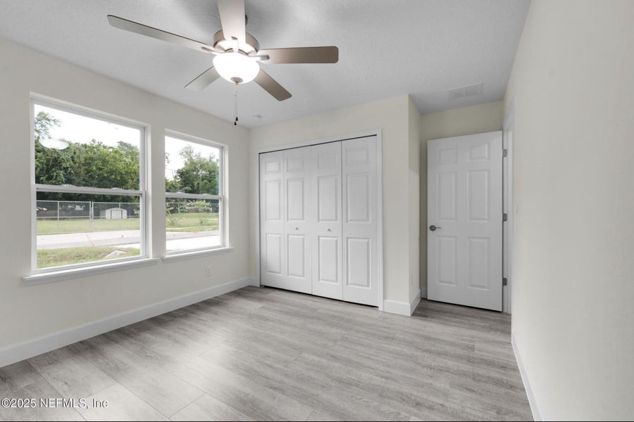 Spacious, unfurnished interior of a new home in , Jacksonville (Image 19).