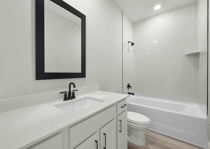The secondary bathroom of the Azalea plan.