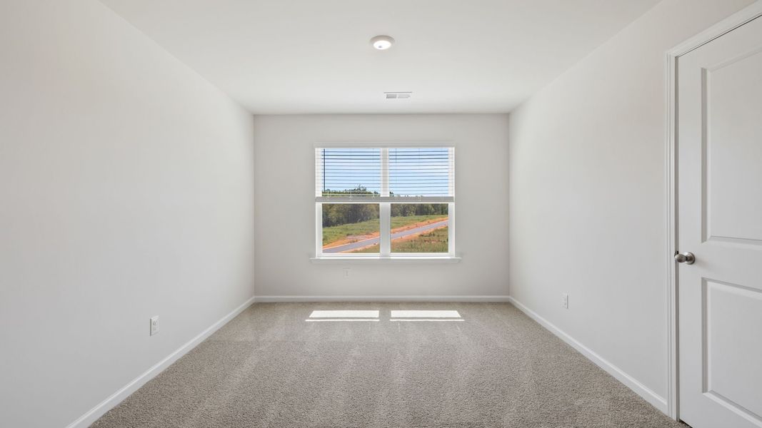 Spacious, unfurnished interior of a new home in Cedar Gap, Fountain Inn (Image 23).