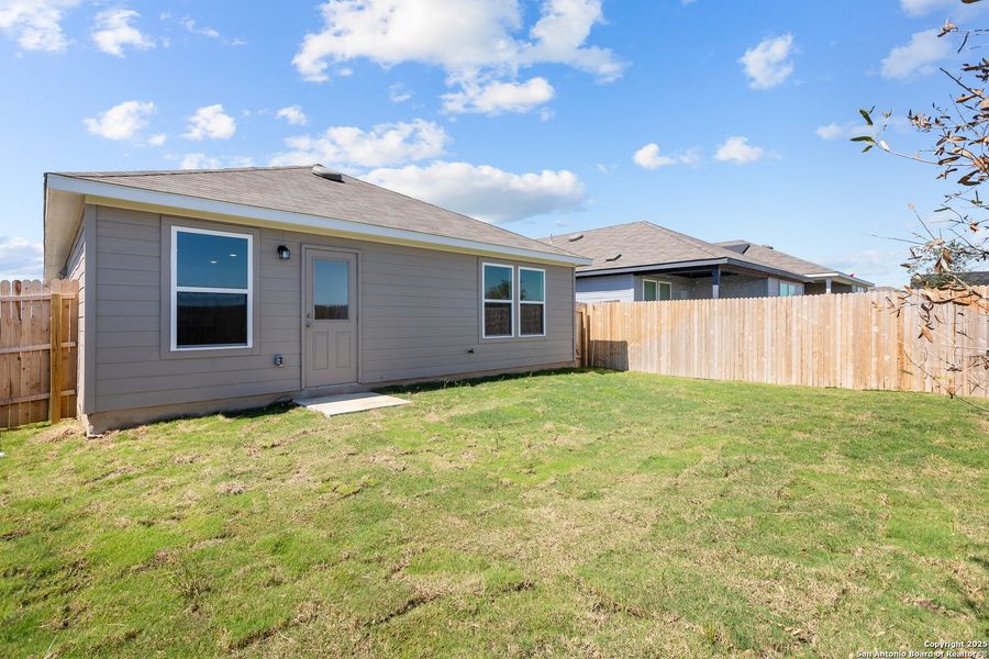 Exterior details and patio area of a home in Cinco Lakes, San Antonio (Image 3). Exterior details and patio area of a home in Cinco Lakes, San Antonio (Image 3).