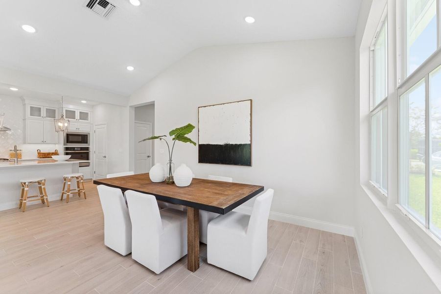 Dining Area & Kitchen