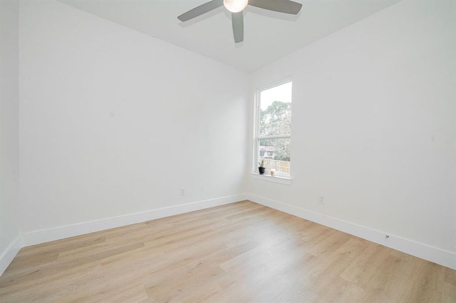 Spacious, unfurnished interior of a new home in , Gun Barrel City (Image 25).