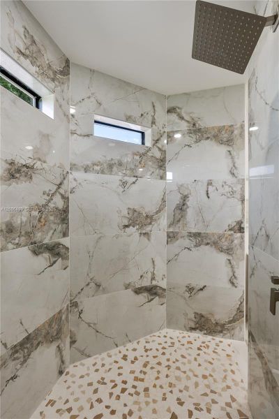 Close-up of interior finishes inside a home in , Clewiston (Image 20).