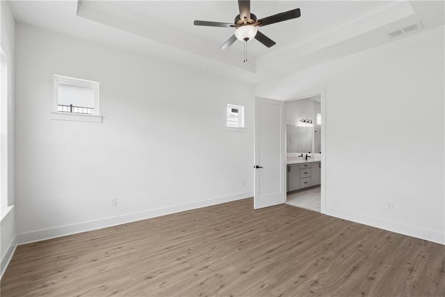 Spacious, unfurnished interior of a new home in , Gainesville (Image 11).