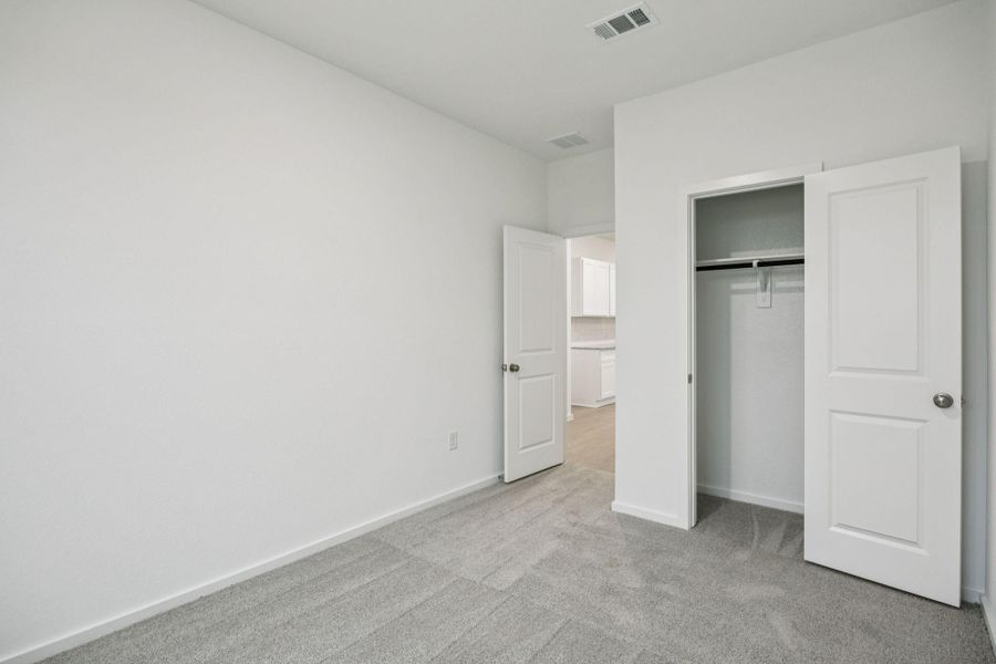 Spacious, unfurnished interior of a new home in Crosby Farms, Crosby (Image 16).