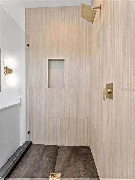 Spacious, unfurnished interior of a new home in , Tampa (Image 20).