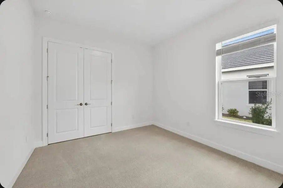 Spacious, unfurnished interior of a new home in Center Lake Ranch Community Group Page, St. Cloud (Image 8).