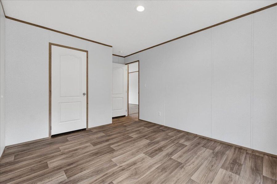 Spacious, unfurnished interior of a new home in , Walterboro (Image 26).