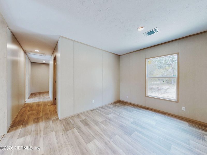 Spacious, unfurnished interior of a new home in , Keystone Heights (Image 54).