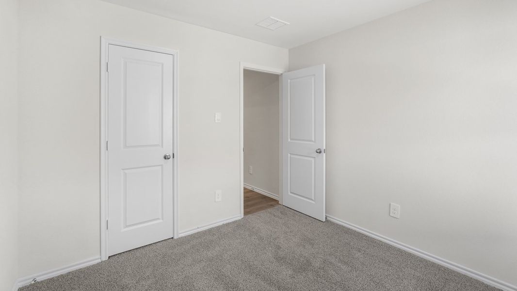 Spacious, unfurnished interior of a new home in Blaire Lake, Tyler (Image 28). Spacious, unfurnished interior of a new home in Blaire Lake, Tyler (Image 28).