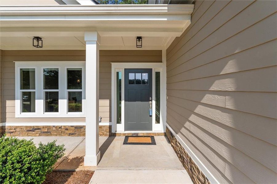 Exterior details and patio area of a home in , Villa Rica (Image 3).