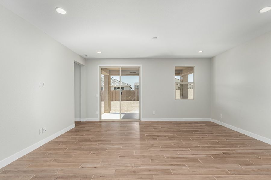 Spacious, unfurnished interior of a new home in Allen Ranches, Litchfield Park (Image 8). Spacious, unfurnished interior of a new home in Allen Ranches, Litchfield Park (Image 8).