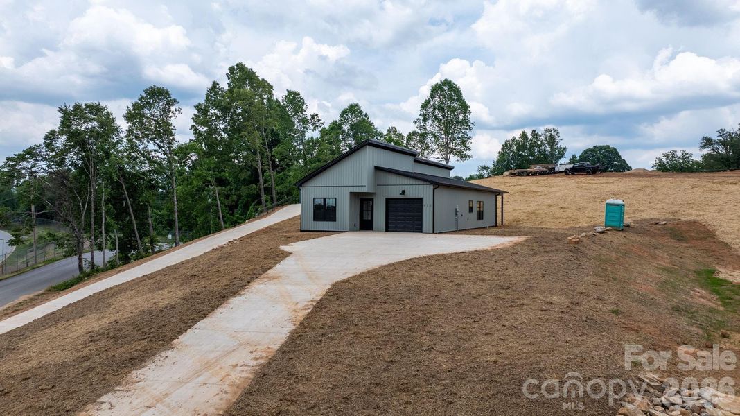 Image 29 of a home in .