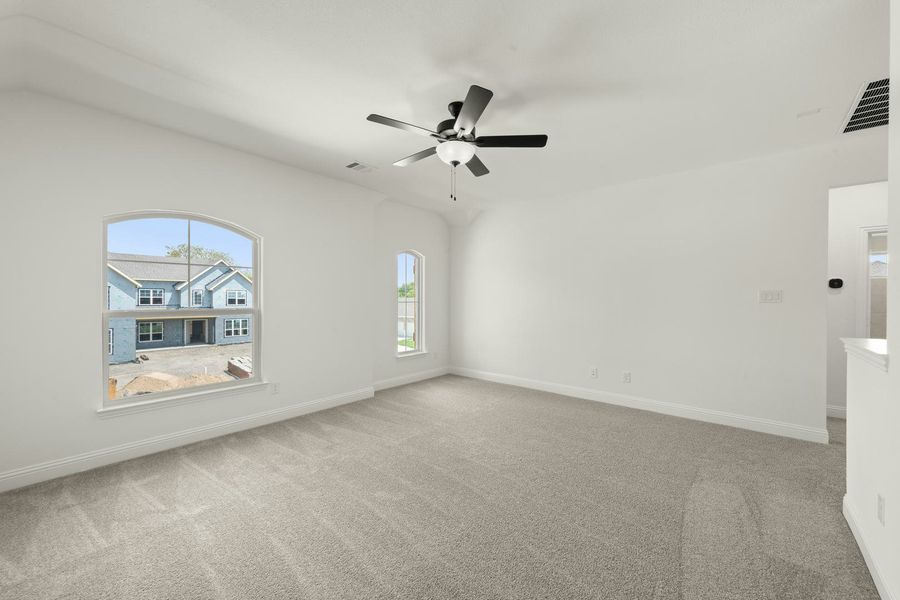 Spacious, unfurnished interior of a new home in Kentsdale Farms, DeSoto (Image 26).