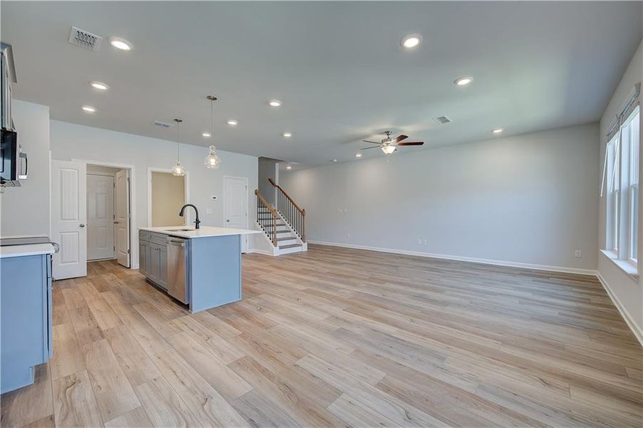 Spacious, unfurnished interior of a new home in Diamante, Stockbridge (Image 11).