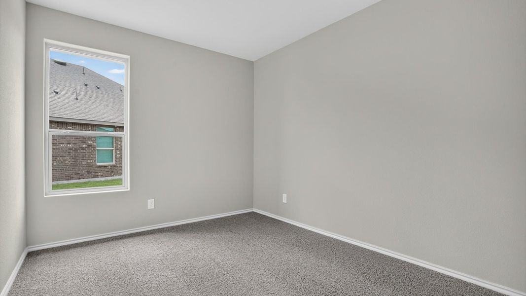 Spacious, unfurnished interior of a new home in Saratoga, Granbury (Image 26).