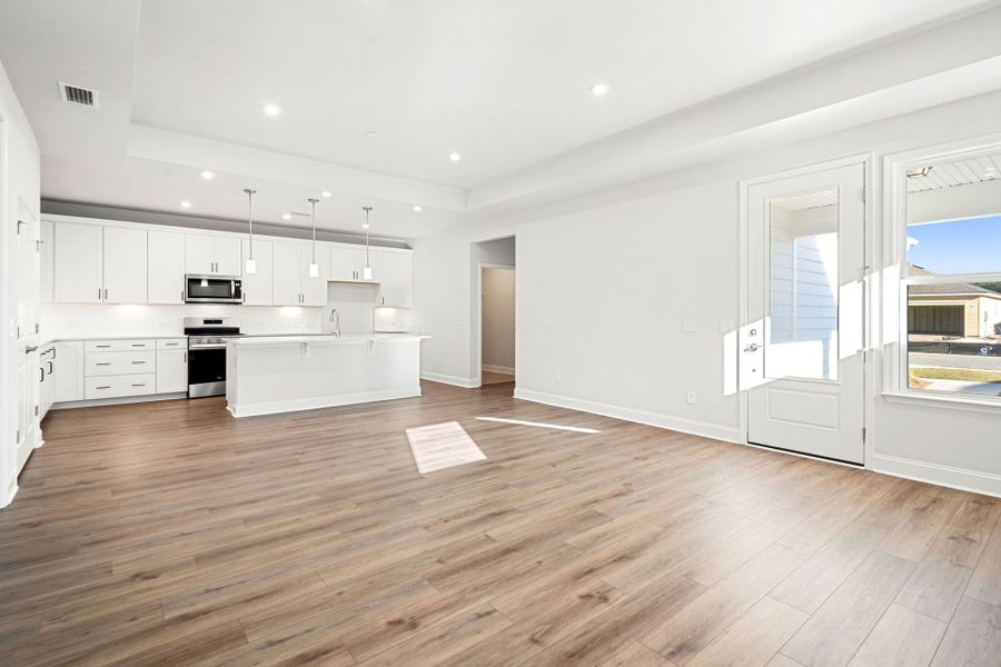 Spacious, unfurnished interior of a new home in Sun City Hilton Head, Bluffton (Image 17).