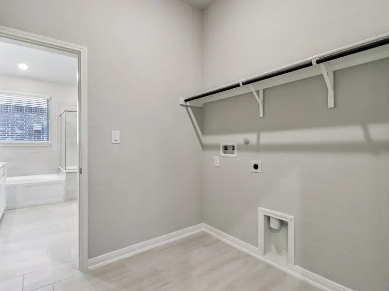 Spacious, unfurnished interior of a new home in Carmel Ranch, Schertz (Image 21). Spacious, unfurnished interior of a new home in Carmel Ranch, Schertz (Image 21).