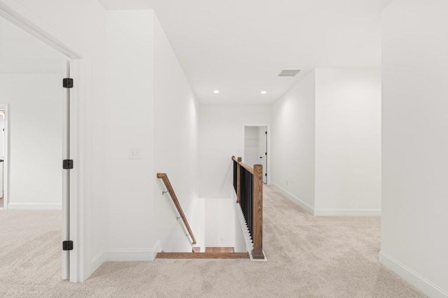 Spacious, unfurnished interior of a new home in East Harbor II at Chestatee, Dawsonville (Image 46).