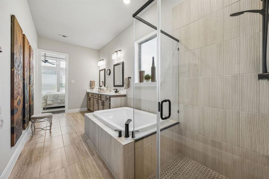 Furnished interior view inside a new home in , Mansfield (Image 10).