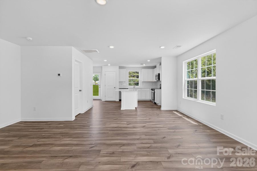 Spacious, unfurnished interior of a new home in Creekside Cottages, Bessemer City (Image 26).