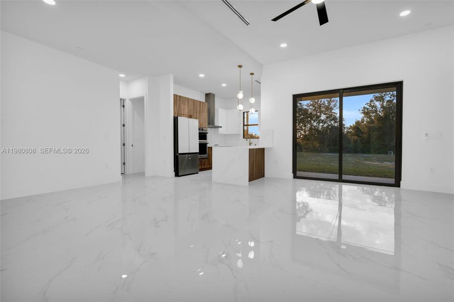 Spacious, unfurnished interior of a new home in , Lehigh Acres (Image 26).