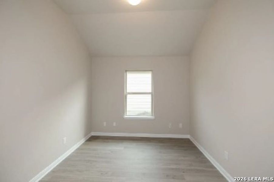 Spacious, unfurnished interior of a new home in Greenfield, Seguin (Image 13).