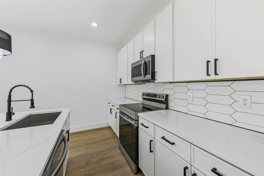 Furnished interior view inside a new home in , Dallas (Image 5).