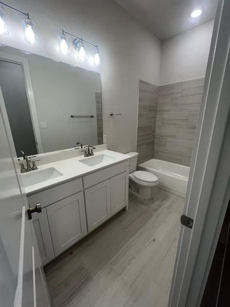 Furnished interior view inside a new home in Fannin Ranch, Leonard (Image 7).