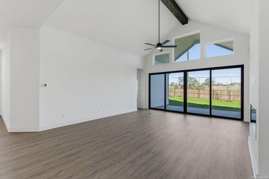 Spacious, unfurnished interior of a new home in Sienna Lakes, San Antonio (Image 19). Spacious, unfurnished interior of a new home in Sienna Lakes, San Antonio (Image 19).