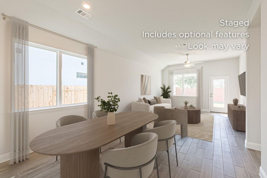 Furnished interior view inside a new home in Woodhavyn 40', Magnolia (Image 6).