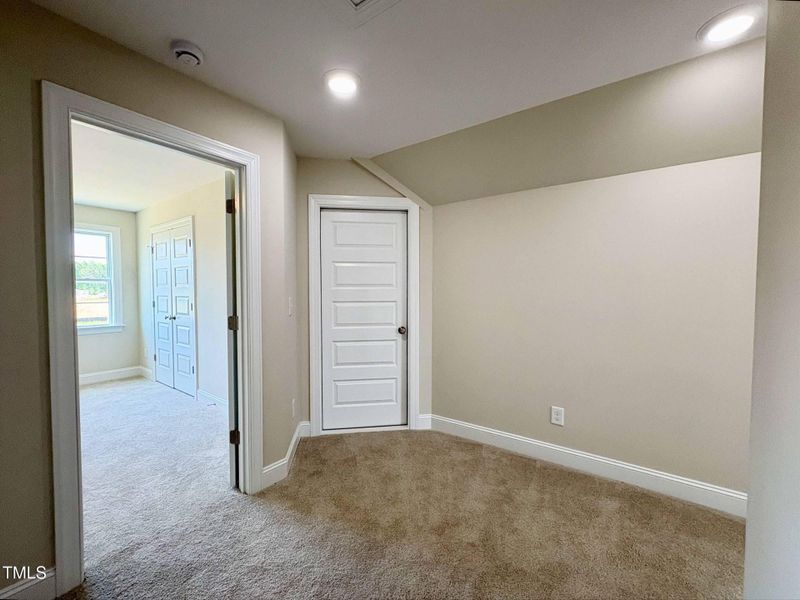 Upstairs Hallway (4)