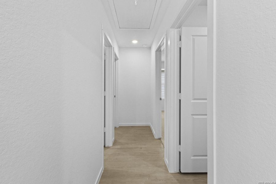 Spacious, unfurnished interior of a new home in Spring Grove, St. Hedwig (Image 24).