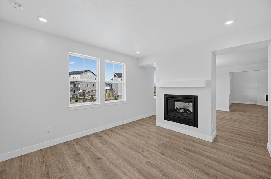 Spacious, unfurnished interior of a new home in Macanta, Castle Rock (Image 17).