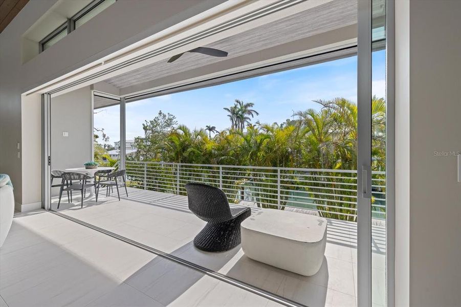 Exterior details and patio area of a home in , Longboat Key (Image 4).
