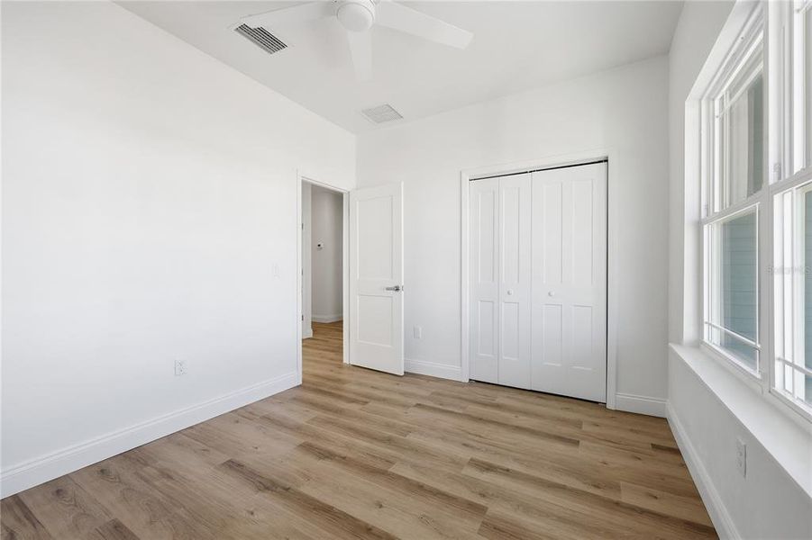 Spacious, unfurnished interior of a new home in , Gainesville (Image 21).